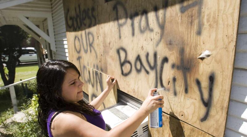 Arrival of Hurricane - Is there too much to change your home insurance?